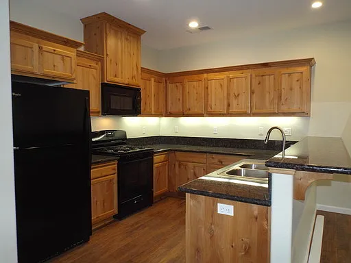 1105 Stewart Ave — Photo 13