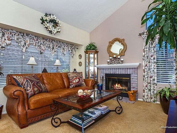 3rd image of 817 Timberwood Pl