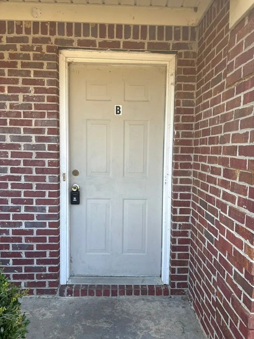 Chesterville Apts — Photo 3