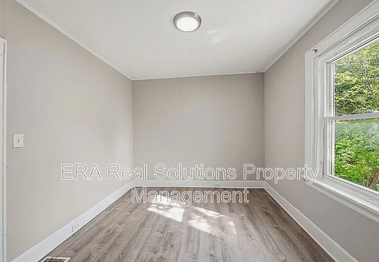 130 Valencia St #1 — Photo 16