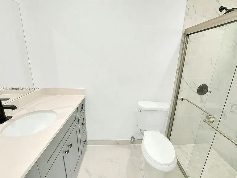 5300 SW 7th St — Photo 21