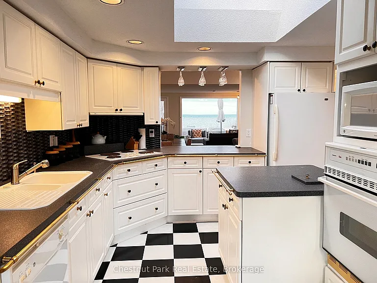 89 Georgian Manor Dr — Photo 17