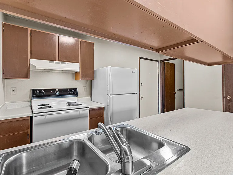 Cedar Green Apartments — Photo 37