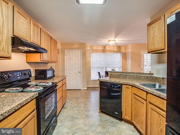 2nd image of 6104 Taverneer Ln