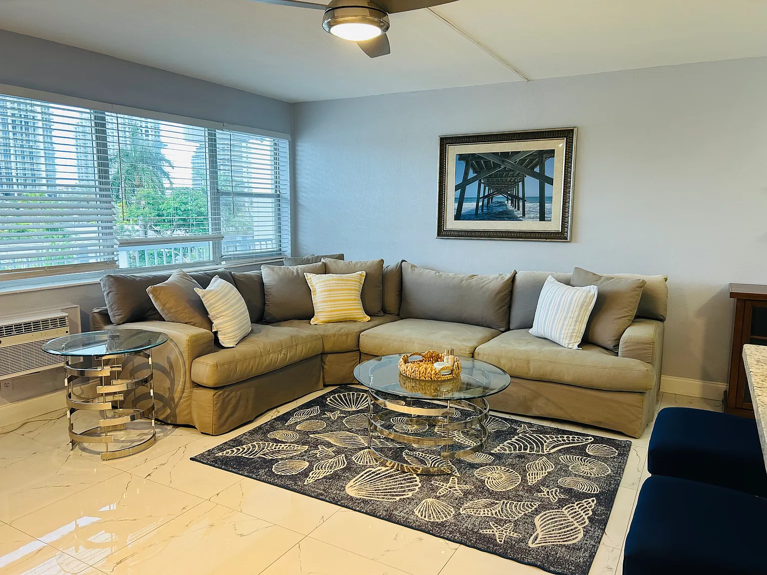 1 bed, 670 sqft, $2,200 — Photo 2