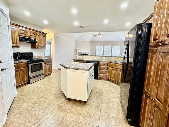 5th image of 20565 E 32nd Pl S