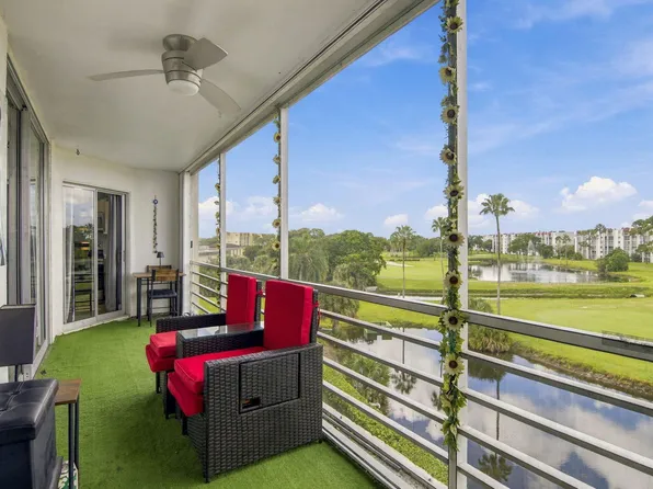3465 Via Poinciana #405, Lake Worth, FL 33467
