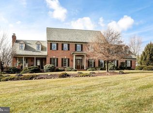 725 Oakwood Dr, Red Lion, PA