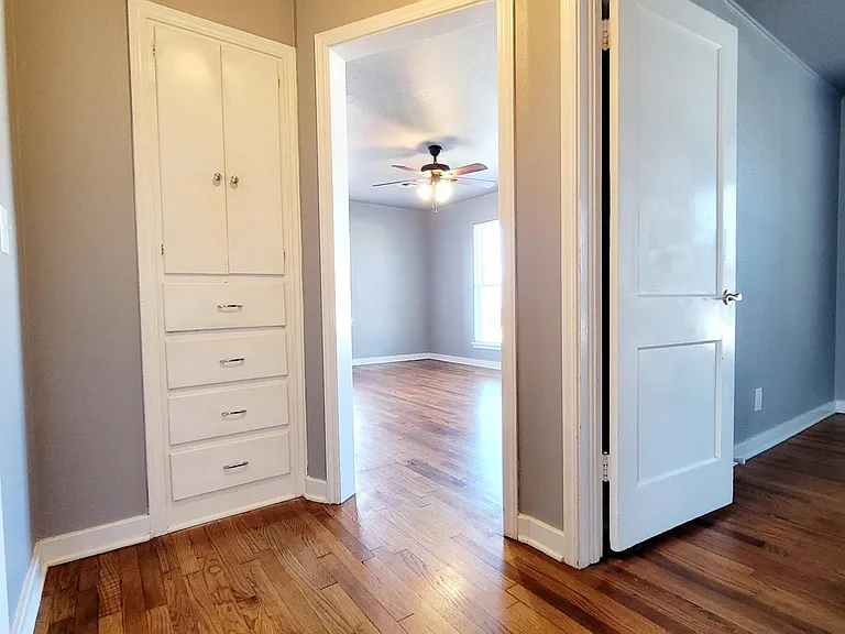 300 E Kittyhawk Dr — Photo 12