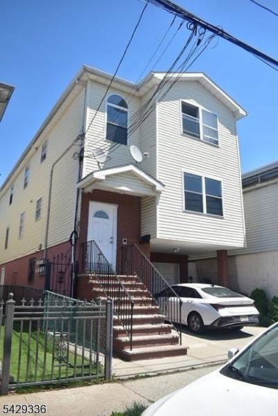 1st image of 511 Broadway