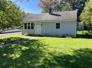 77 Kingston St, Dartmouth, MA 02747