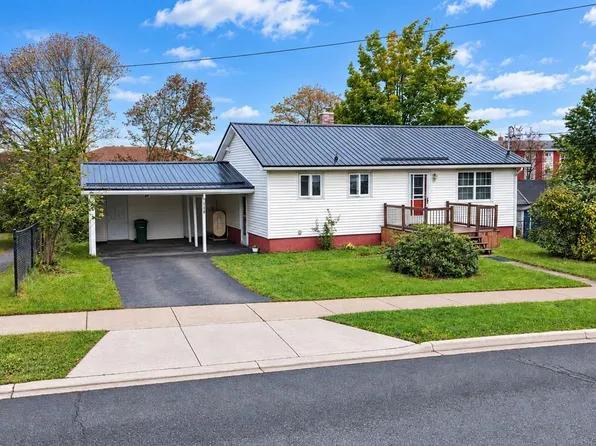 110 Park St, Stellarton, NS B0K 1S0