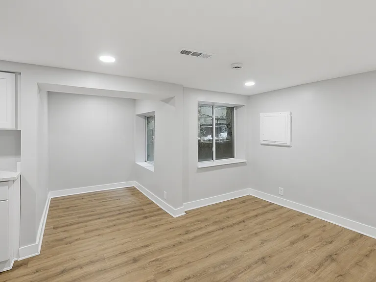 2388 Champlain St NW #3 — Photo 7