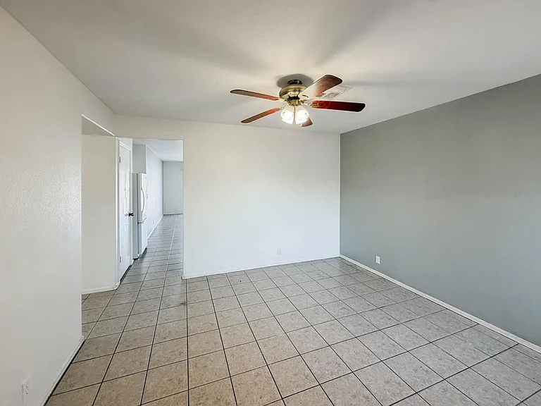 15724 W Smokey Dr — Photo 9