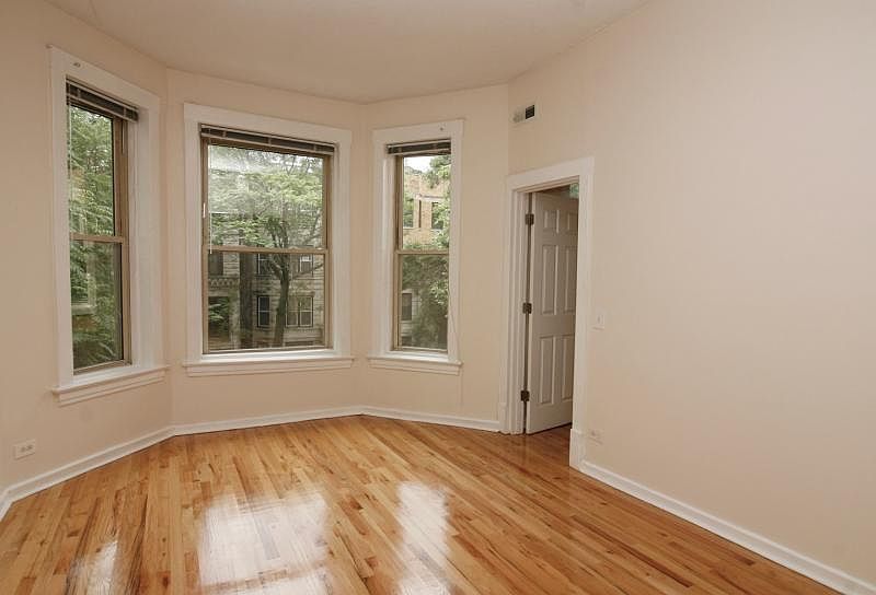 1st image of 2852 W Shakespeare Ave APT 2E