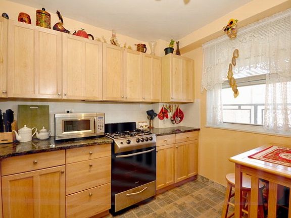 5th image of 5800 Arlington Ave APT 18S