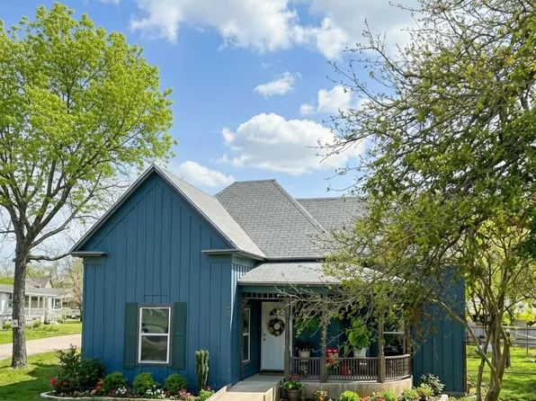 501 Brewster St, Florence, TX 76527