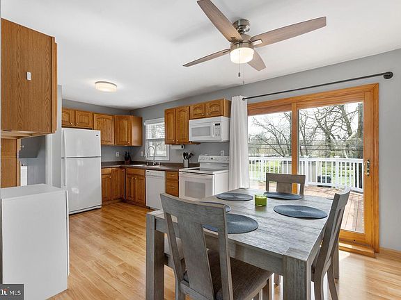 4th image of 1134 Wagoner Dr