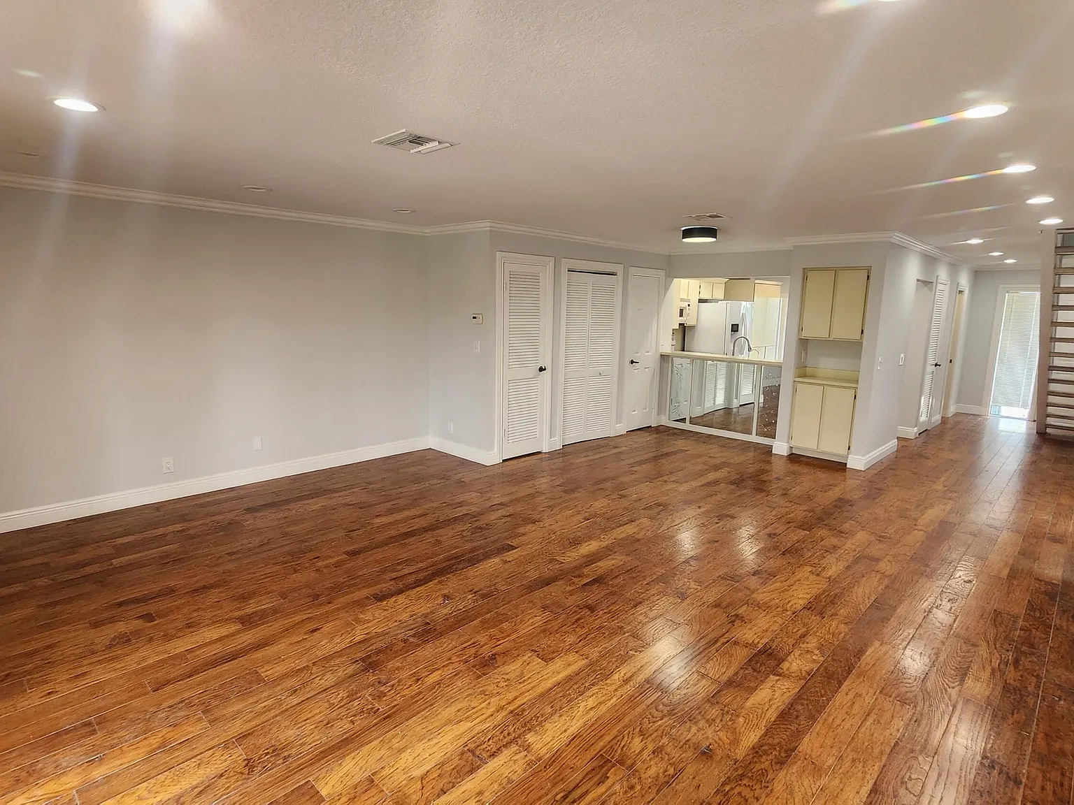 2 bed, 2.5 bath, 1558 sqft, $2,500 — Photo 2