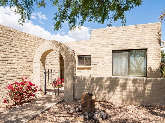 3rd image of 5190 N Camino De La Cumbre