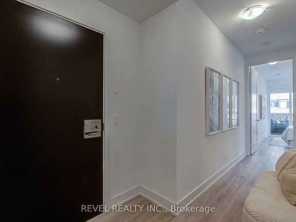3rd image of 11 Lillian St #1107