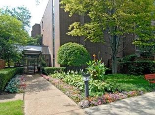 2200 Bouterse St APT 205C, Park Ridge, IL 60068