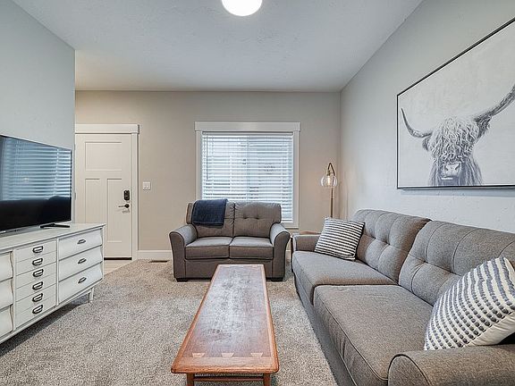 5th image of 712 Saturn Ave Unit A