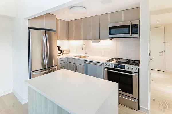 Rented by Halstead Real Estate | media 21