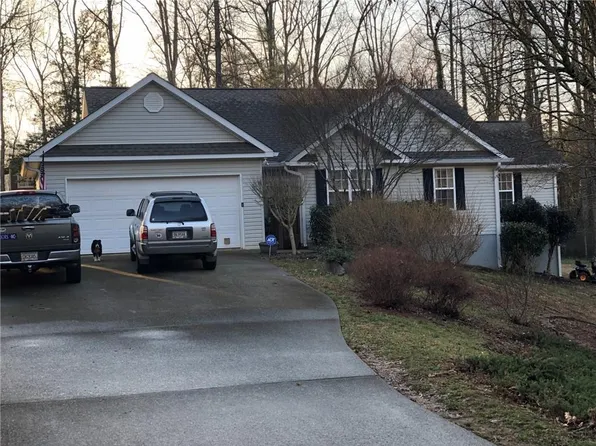 571 Ash Wood Ln, Cleveland, GA 30528