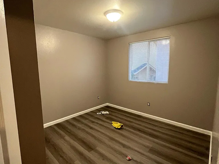 7927 S Hoover St — Photo 24