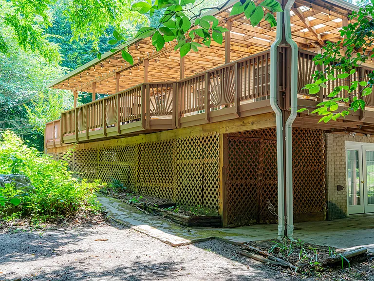 8401 Kennedy Dr — Photo 104