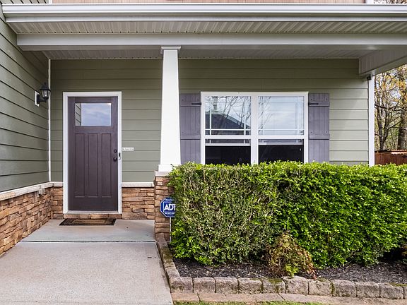 2nd image of 915 Cherry Blossom Ln