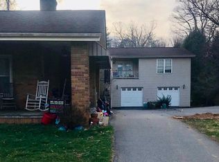 44 N College St, Weaverville, NC 28787
