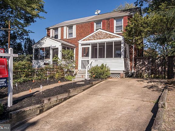 2nd image of 2818 Fort Dr