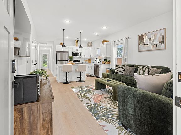 5th image of 117 Skyview Dr #A