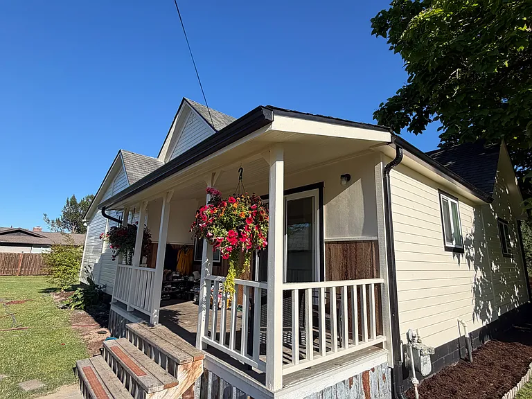 1519 10th Ave SW — Photo 4