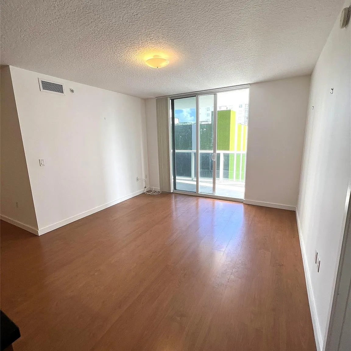 2 bed, 2.0 bath, 953 sqft, $3,300 — Photo 4