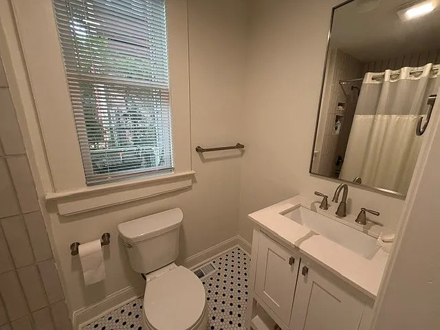 454 N Highland Ave NE #1 — Photo 6