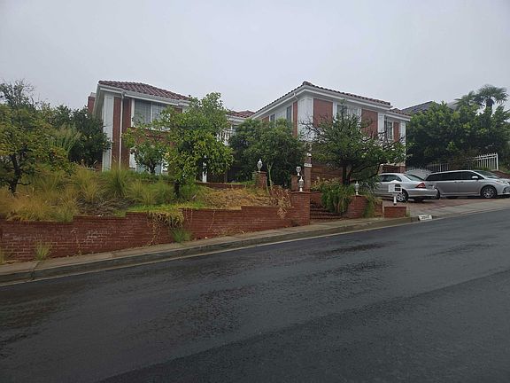 3rd image of 3507 Viewcrest Dr