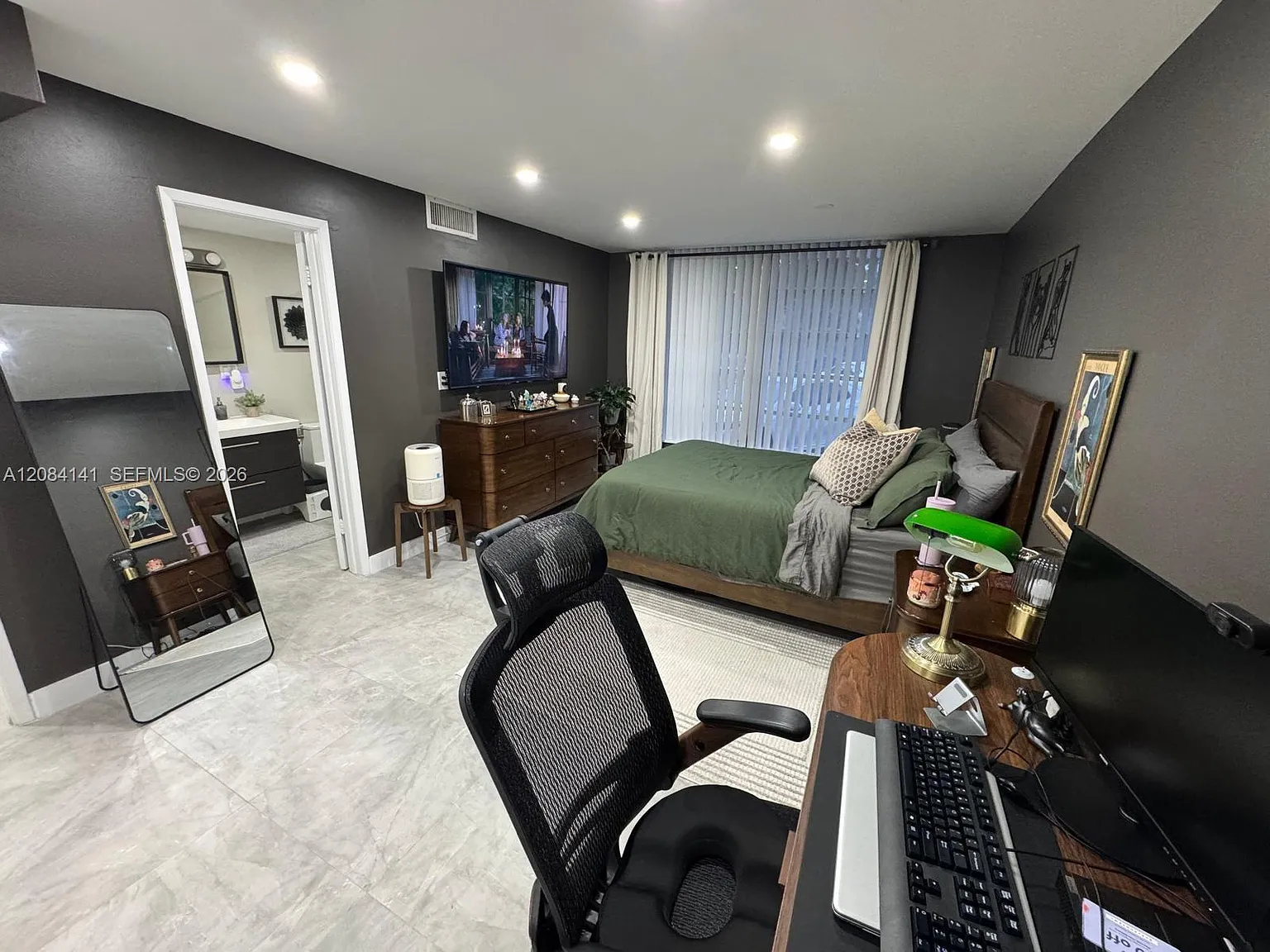 Bahia Vista Condo — Photo 2