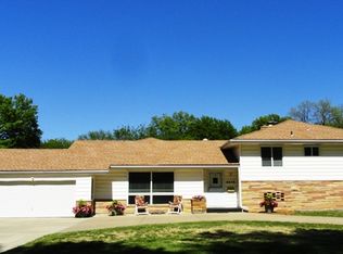 5215 Howe Dr, Roeland Park, KS 66205
