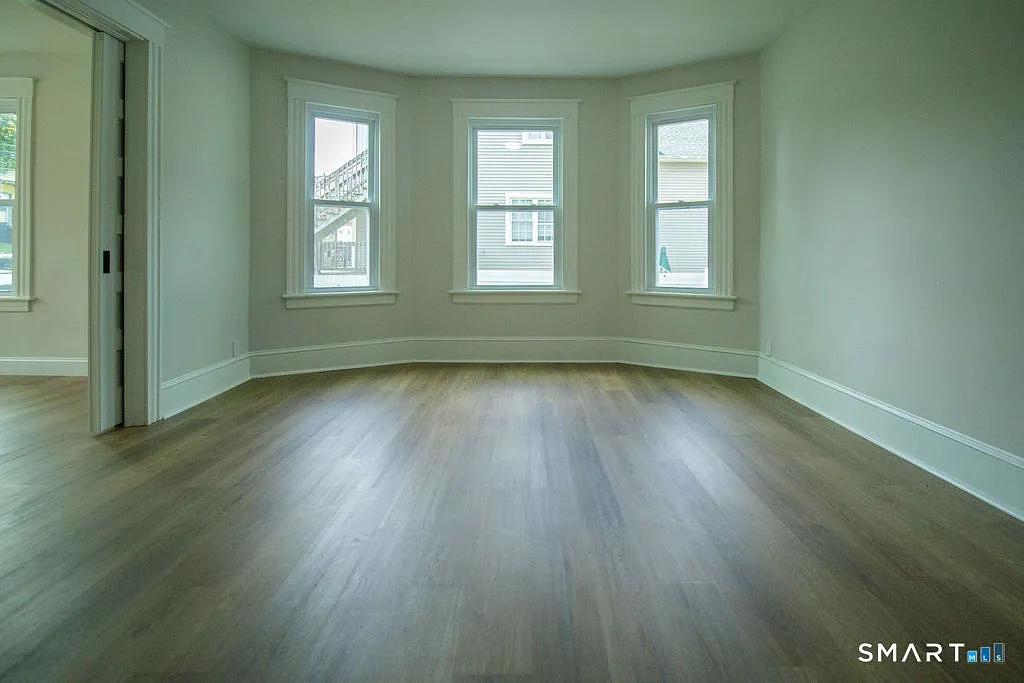 2 bed, 1.0 bath, 1270 sqft, $2,100 — Photo 3