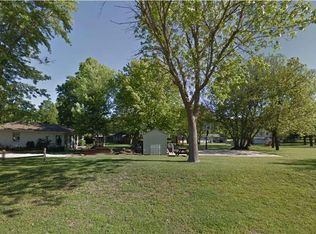 119 Hillside Dr, Baldwin City, KS 66006