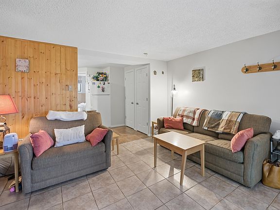 5th image of 3 Chippawa Way #23