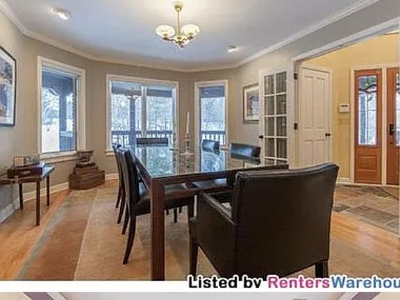5th image of 19443 Meadowridge Cir N