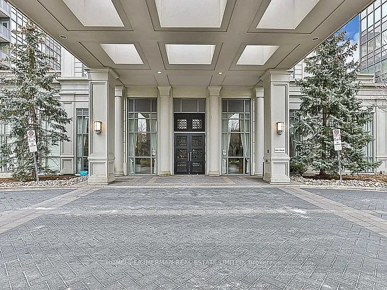 15 Greenview Ave #2012 — Photo 20