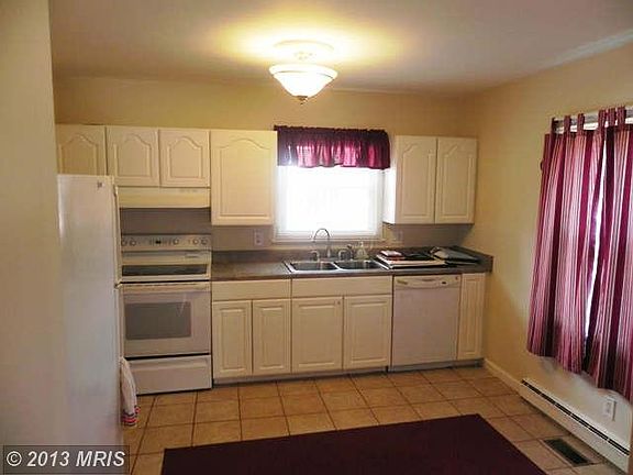 4th image of 703 Littlepage St