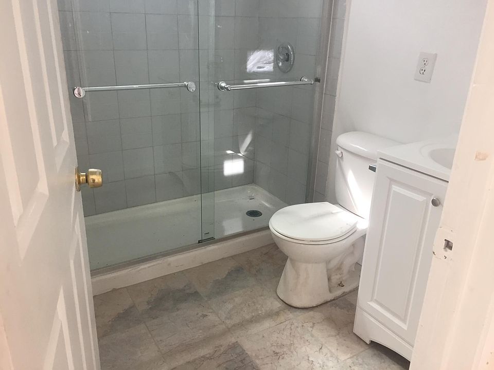 1st floor bathroom