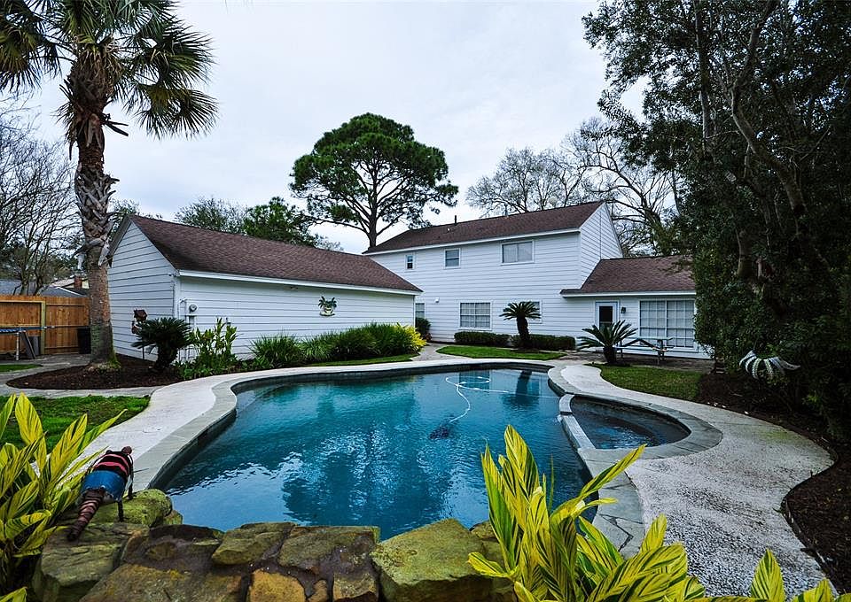 1st image of 4202 Willow Hill Dr