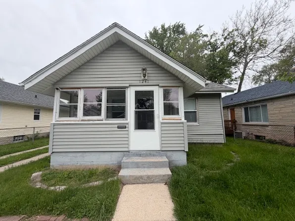 1241 Bissell St, South Bend, IN 46617